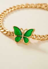 Macro dije mariposa verde esmalte sobre cadena dorada | Gheller Joyería