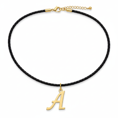 Collar con dije de letra A en oro laminado 18k — detalle del producto