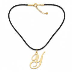 Collar con dije de letra Y en oro laminado 18k — detalle del producto