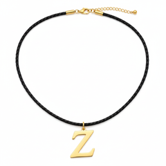 Collar con dije de letra Z en oro laminado 18k — detalle del producto